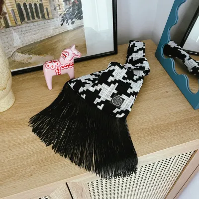 St.fringe knot bag