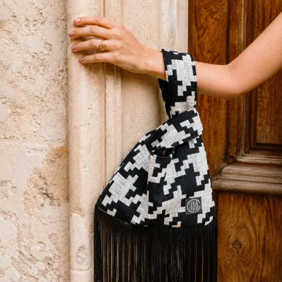 St.fringe knot bag