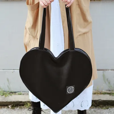 HEART TOTE BLACK