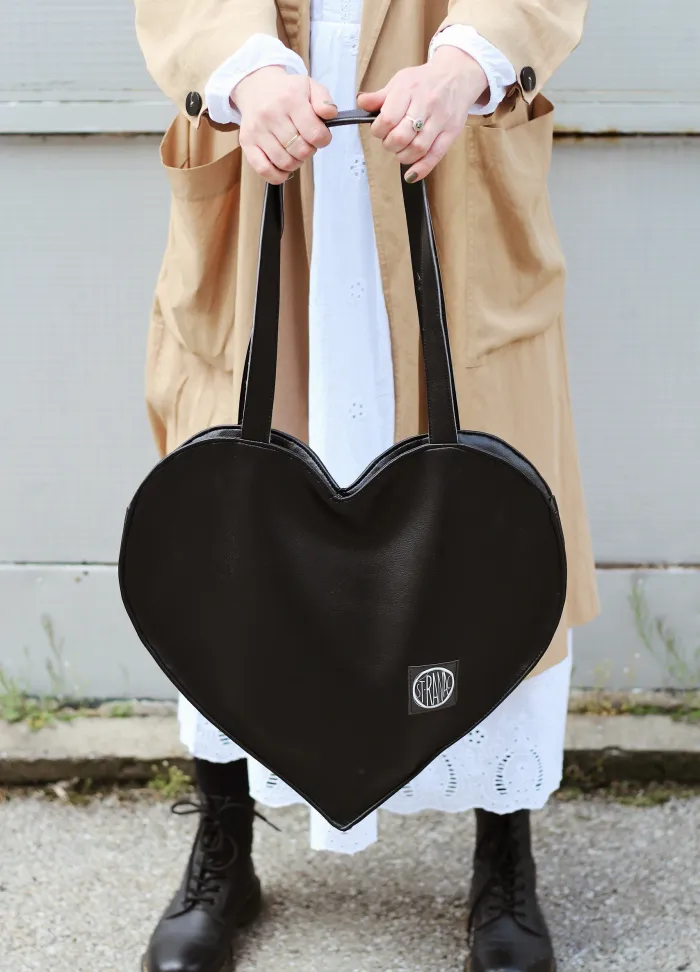HEART TOTE BLACK