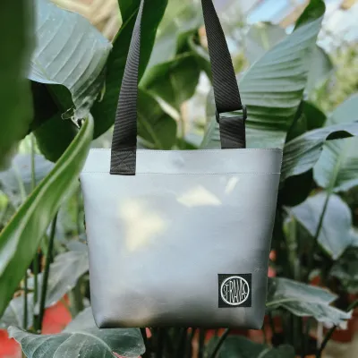 SILVER  TOTE